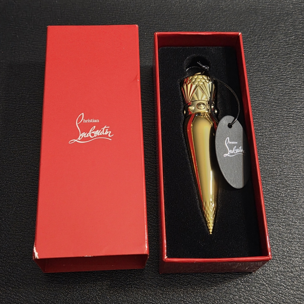 Christian Louboutin Rouge Louboutin Lipstick Silky Satin 001